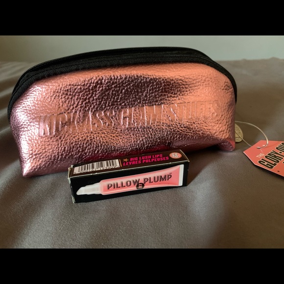 Lip plumper and make up bag - Picture 2 of 2